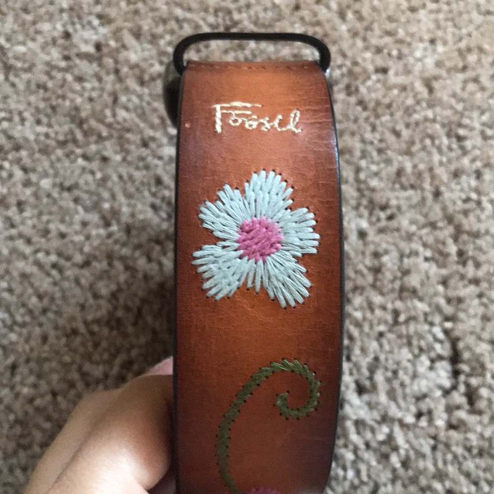 Fossil embroidered flower leather belt tan